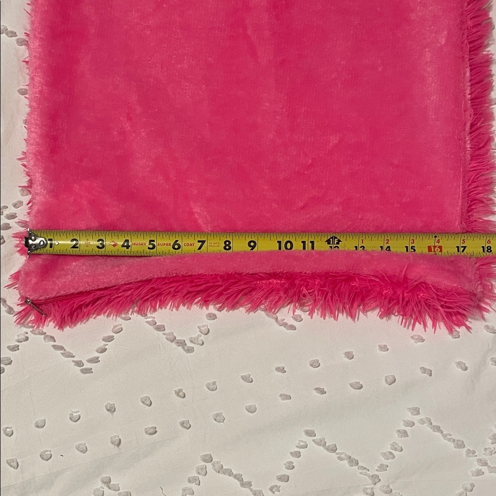 Fuzzy Pink pillow cover super soft brand new - Picture 5 of 6